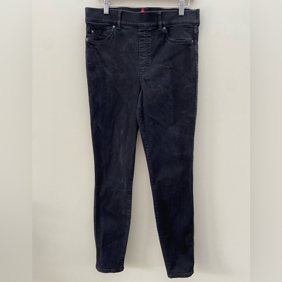 Classic Black Women's Jeans - Picture 4 of 8